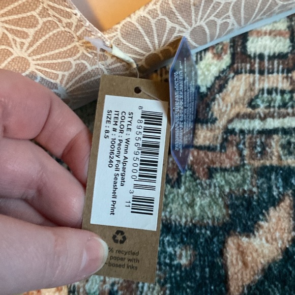 NWT TOMS women alpargata, size 8.5, light mauve with white seashell design - Picture 5 of 6